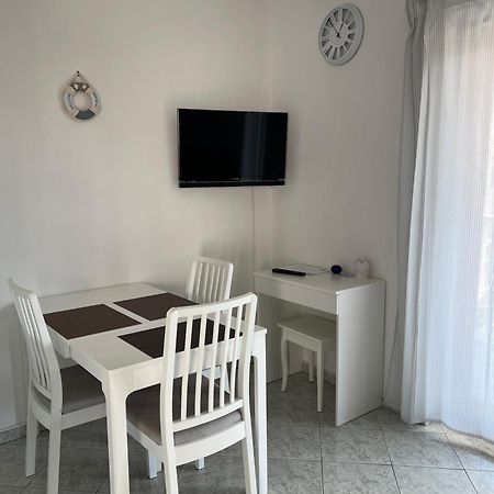 Nada And Family Apartment โรวินสโก เซโล ภายนอก รูปภาพ