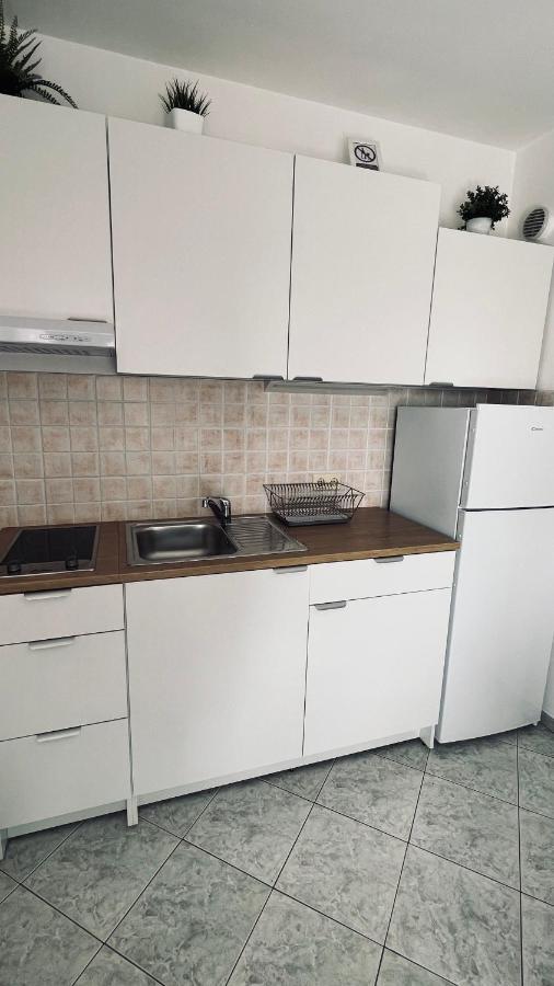 Nada And Family Apartment โรวินสโก เซโล ภายนอก รูปภาพ