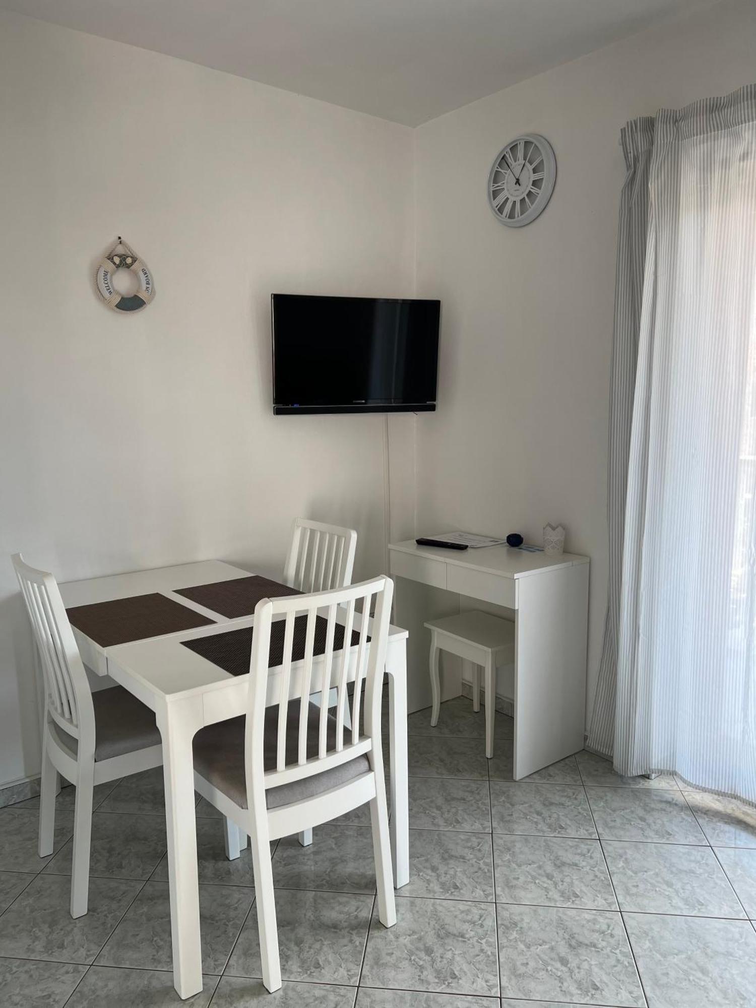 Nada And Family Apartment โรวินสโก เซโล ภายนอก รูปภาพ