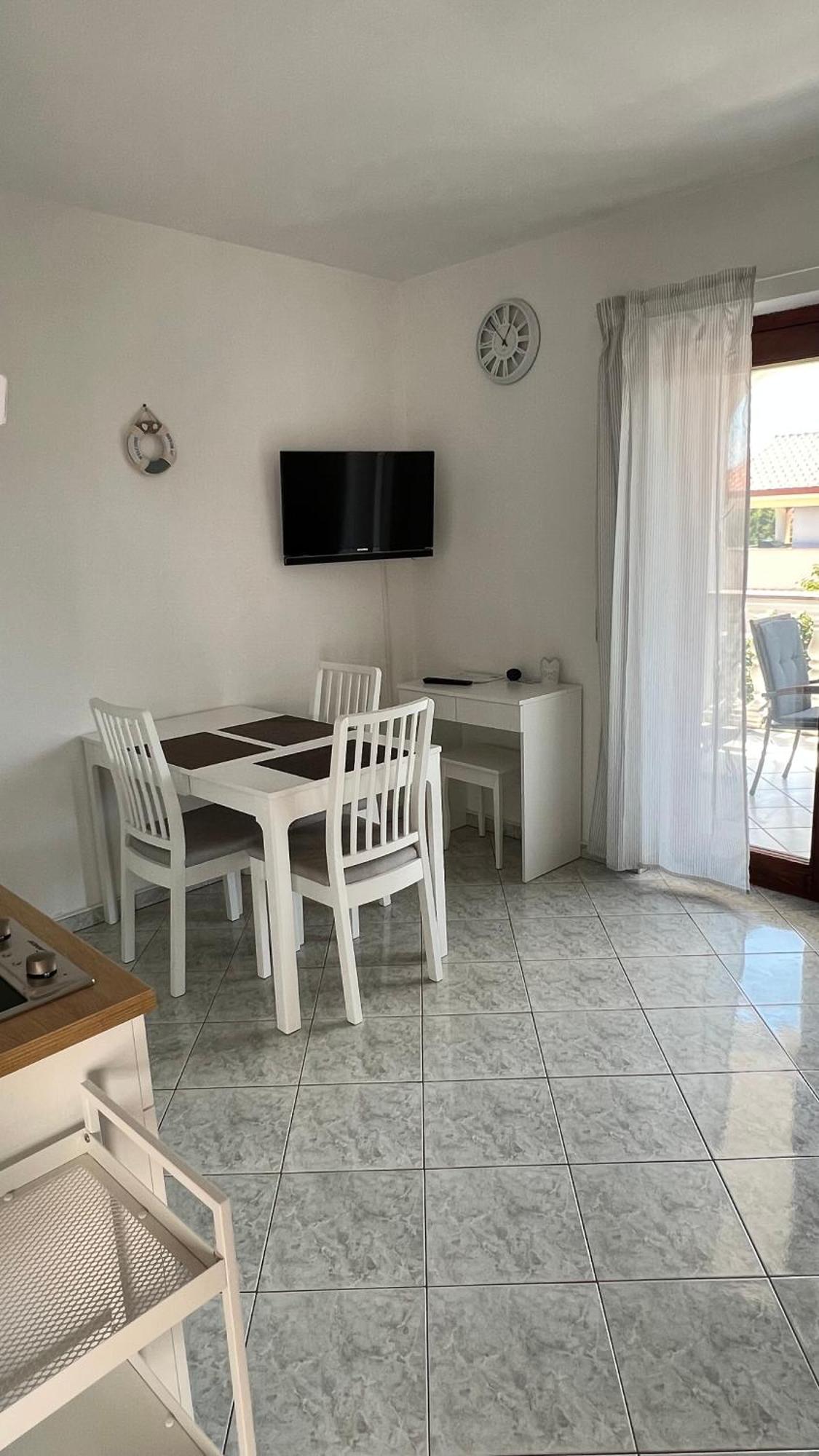 Nada And Family Apartment โรวินสโก เซโล ภายนอก รูปภาพ