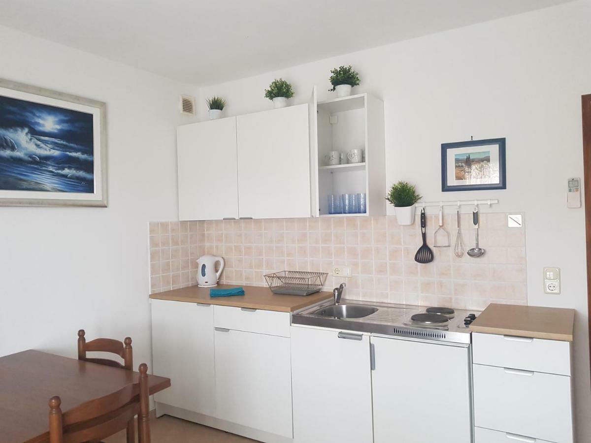 Nada And Family Apartment โรวินสโก เซโล ภายนอก รูปภาพ